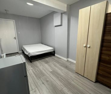Room in a Shared House, Tower Hamlets Road, E7 - Photo 1