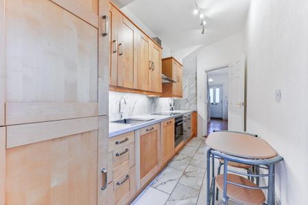 3 bedroom end of terrace house to rent - Photo 5