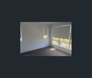 A Place to Call Home in the Heart of Point Cook! - Photo 2