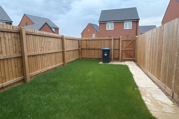 2 bedroom terraced house to rent - Photo 1