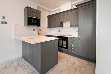 2 bedroom ground floor flat to rent - Photo 5