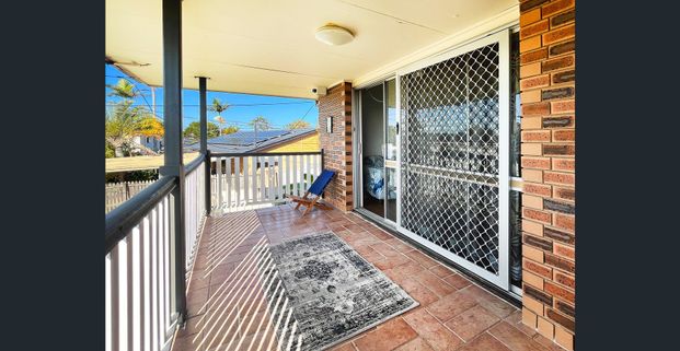 SPACIOUS FAMILY HOME ! - Photo 1