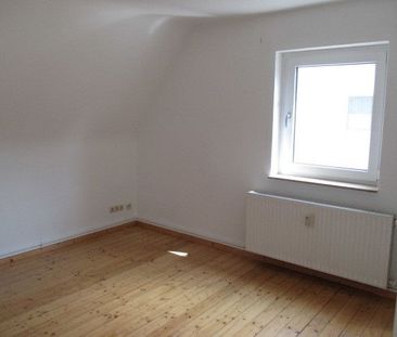 Wohnung mit Charme - günstige 2-Zimmer-Wohnung im Dachgeschoss - Photo 3