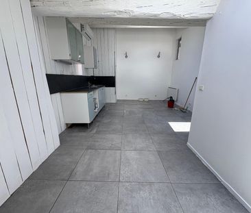 Location Appartement 1 pièce 29m² DRAGUIGNAN 83300 - Photo 2