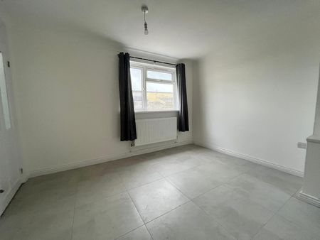 Hill View, Cardiff, Fairwater - Photo 5