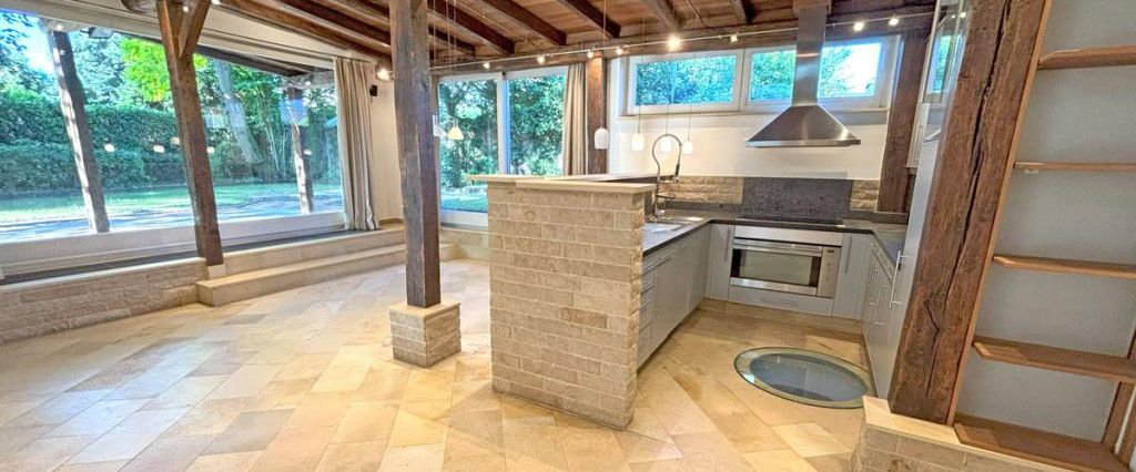 Zur Miete: Wohnhaus der Superlative am Jungbornpark! - Foto 1