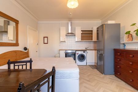 Blakesley Avenue, London, W5 2DW - Photo 4