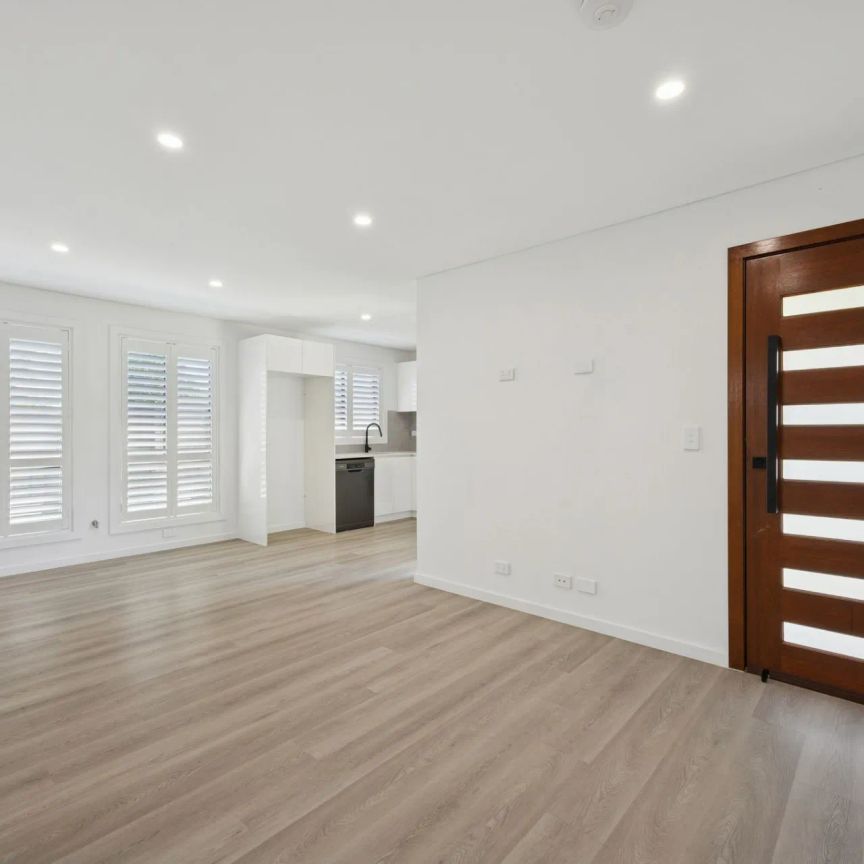 Fresh, Modern & Conveniently Located Granny Flat - Photo 1