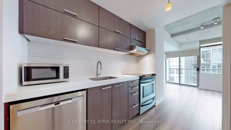 550 Wellington Lofts 55 , #627 - Photo 2