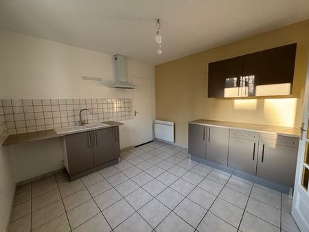 Location Maison 4 pièces 89m² L ISLE D ESPAGNAC 16340 - Photo 5