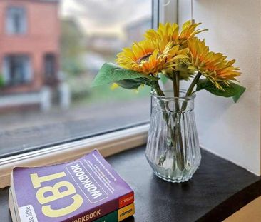 Hollins Lane, BL9 - Photo 6