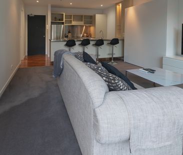 Stunning Fully Furnished Apartment in Viaduct Point - Photo 2