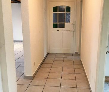 Recent kitchen close to the station - Photo 5