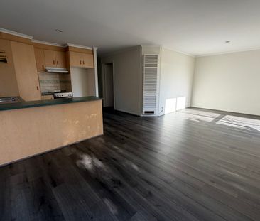 TWO BEDROOM HOME IN A GREAT LOCATION! - Photo 4