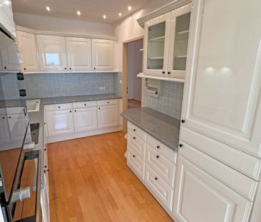 Stockerau – renovierte 3-Zimmer-Wohnung mit Loggia in Ruhelage – 84 m² - Photo 6