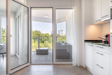 2.5 Zimmerwohnung - mit Balkon 10 Minuten vom Bahnhof entfernt - Foto 3