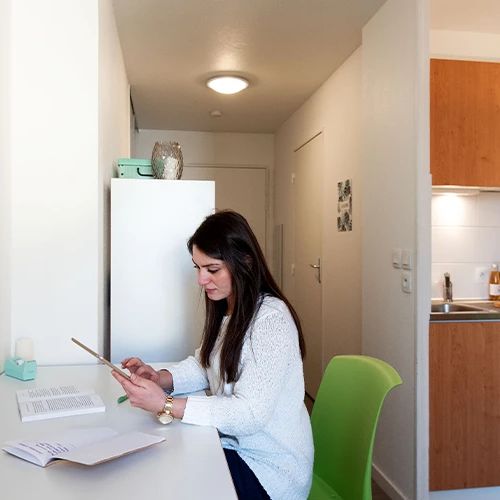 T2 38-39m² cour terrasse - Photo 1