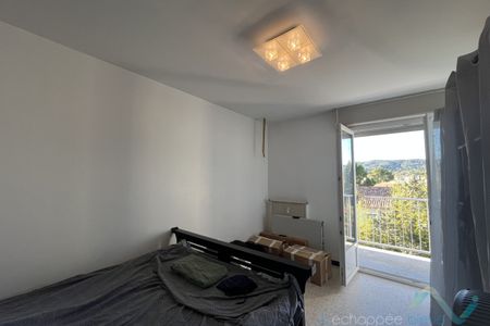 T2 lumineux Vue dégagée Centre-ville de la Londe les Mau - Photo 2