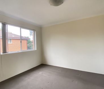 BEAUTIFUL 2 BEDROOM UNIT 700M TO YAGOONA STATION - Photo 5