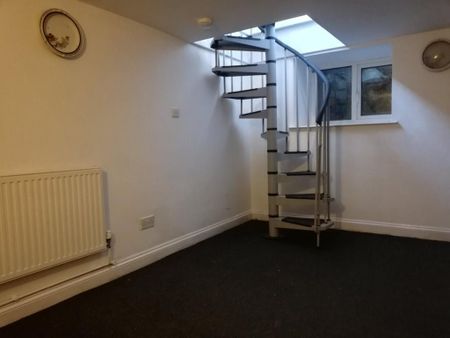 1 bedroom flat to rent - Photo 2