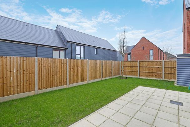 3 bedroom semi-detached house to rent - Photo 1