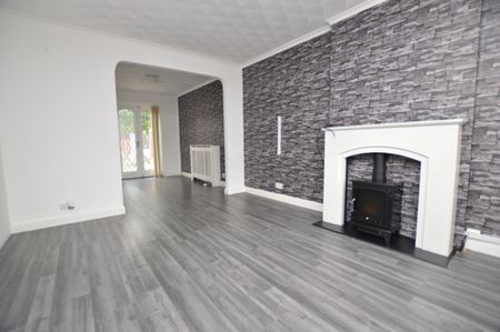 3 Bedroom Semi-Detached House - Photo 5