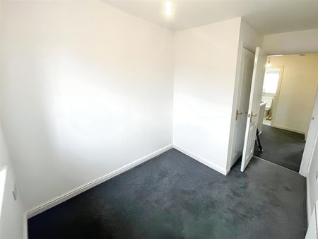 3 Bedroom Townhouse for rent in Sargeson Road, Armthorpe, Doncaster - Photo 3