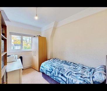 4 Bed Semi-Detached House, Highcroft Gardens, NW11 - Photo 4