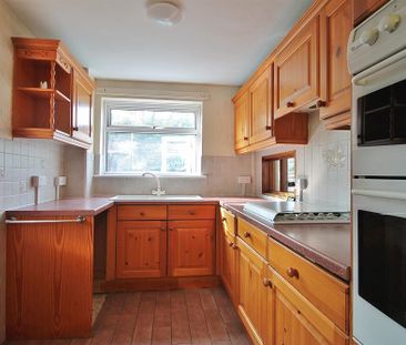 2 bedroom end of terrace house to rent - Photo 5