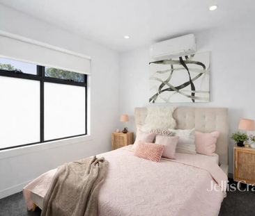 Discover luxurious living. - Photo 2