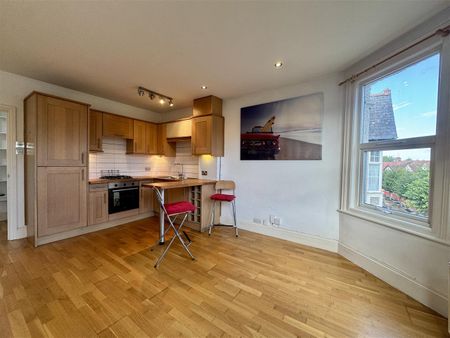 Butler Avenue, Harrow - Photo 2