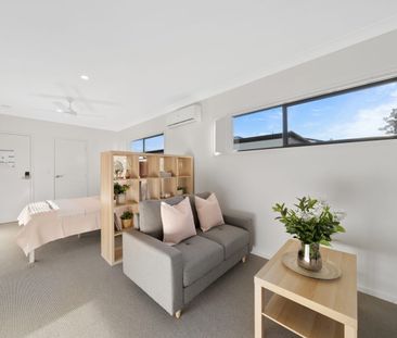 FULLY FURNISHED, DESIGNER STUDIO APARTMENT– BILLS INCLUDED! - Photo 3