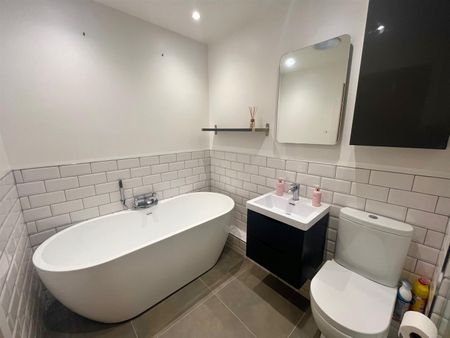 Apt 8A Altona Place, 218A Belmont Road, - Photo 4