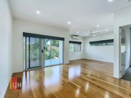 MODERN TWO BEDROOM UNIT HANDY TO BROOKESIDE! - Photo 4