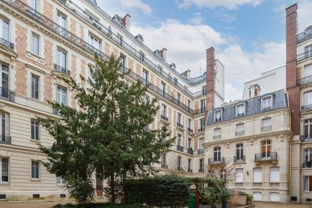 location Appartement F5 DE 220m² À PARIS - Photo 2