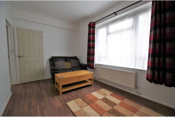 1 Bed Bungalow, Susan Road, SE3 - Photo 1