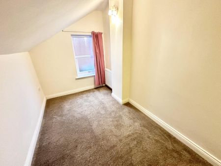 3 bedroom end of terrace house to rent - Photo 4