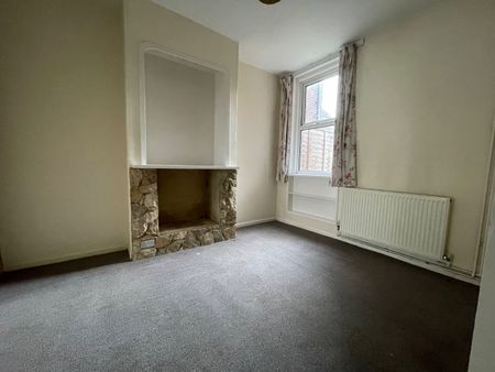 3 Bed Terraced House, Mortimer Road, SO19 - Photo 3