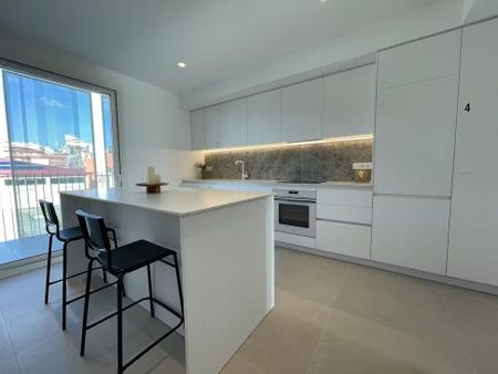 Travessera de Collblanc, L'Hospitalet de Llobregat, Catalonia 08904 - Photo 3