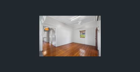 Large Colonial Family Home - Large Block - Photo 4