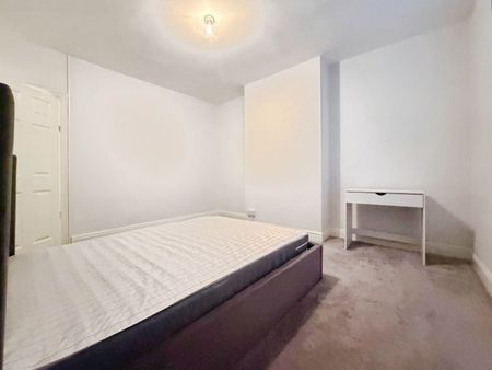 2 bedroom House To Let - Photo 3