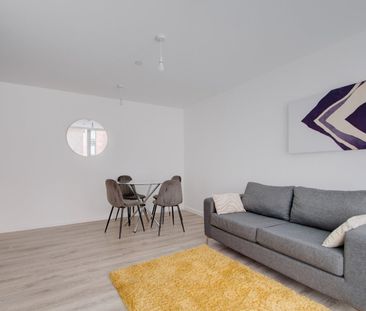 2 bed ground floor flat to rent in Darwin Street, Birmingham, B12 - Photo 2