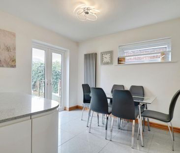 3 bedroom semi-detached house to rent - Photo 4