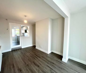 Refurbished 2-Bed - Photo 2