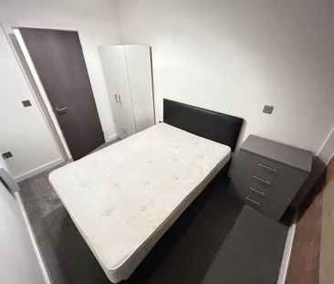 3 bedroom flat to rent - Photo 2