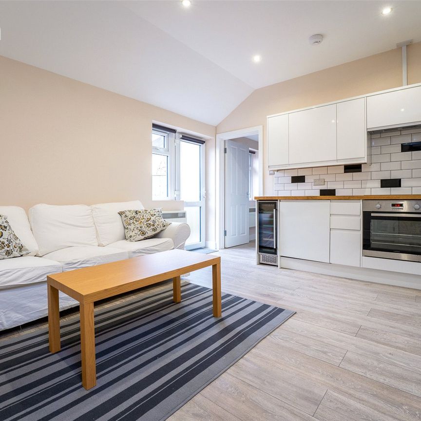 1 bedroom detached house to rent - Photo 1