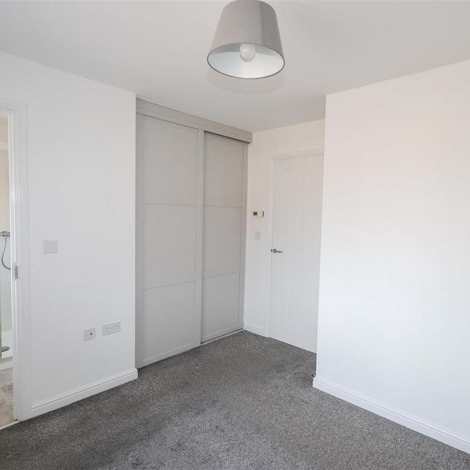3 bedroom semi-detached house to rent - Photo 1
