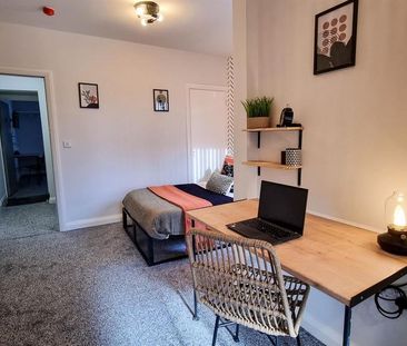 1 bedroom in a house share to rent - Photo 4