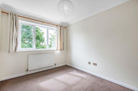 Flat to rent - Westmoreland Road, Bromley, BR2 - Photo 3
