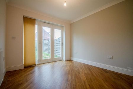 4 bedroom terraced house to rent - Photo 5